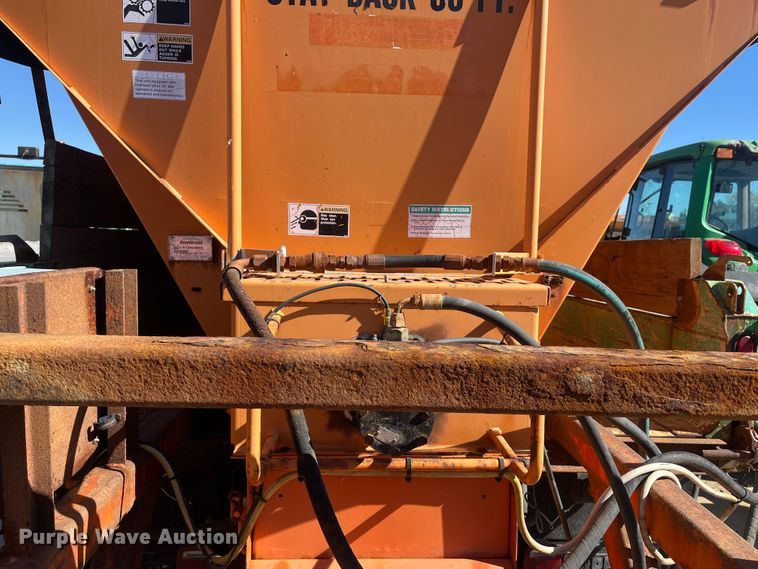 image for item DC6219 2007 International 7400  dump truck