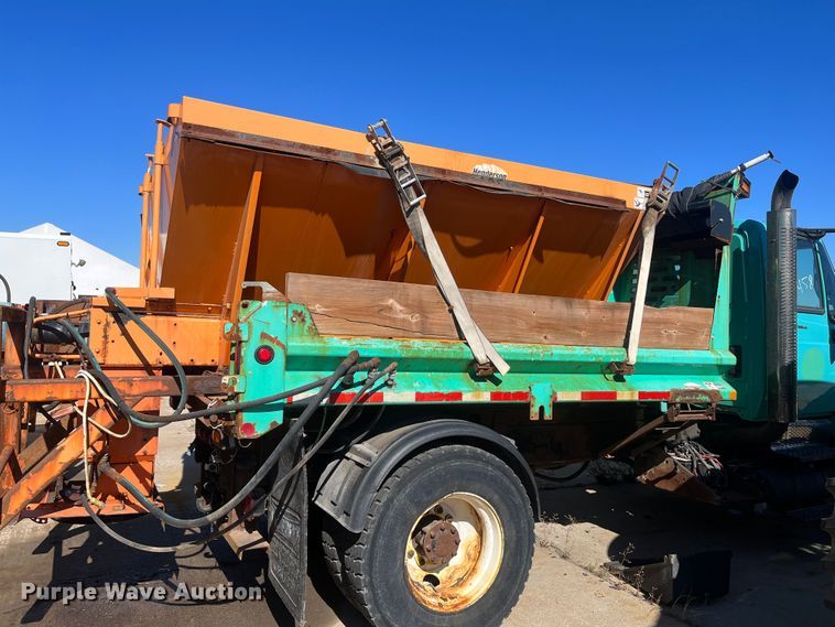 image for item DC6219 2007 International 7400  dump truck