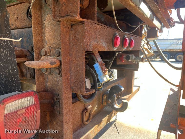 image for item DC6219 2007 International 7400  dump truck