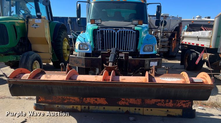 image for item DC6219 2007 International 7400  dump truck