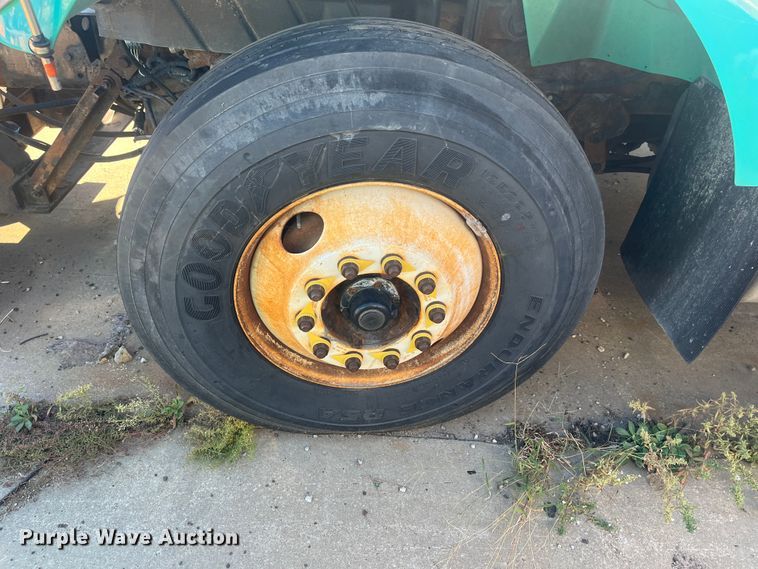 image for item DC6219 2007 International 7400  dump truck