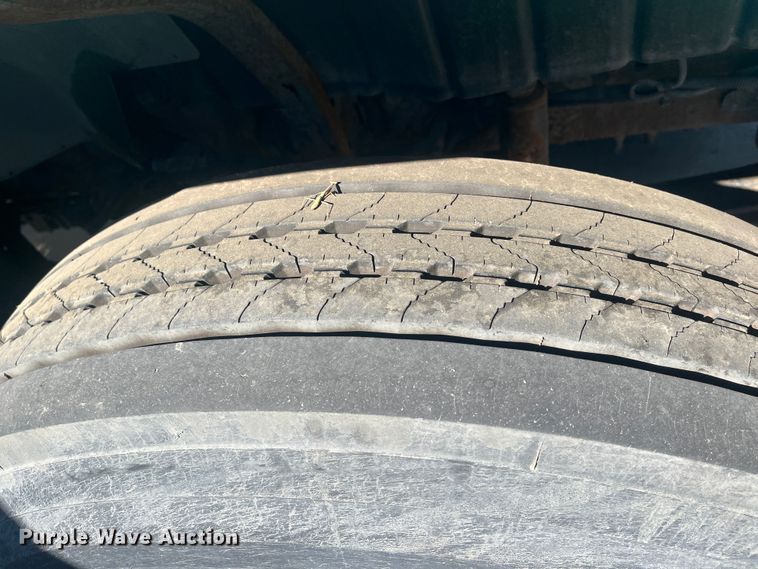 image for item DC6219 2007 International 7400  dump truck