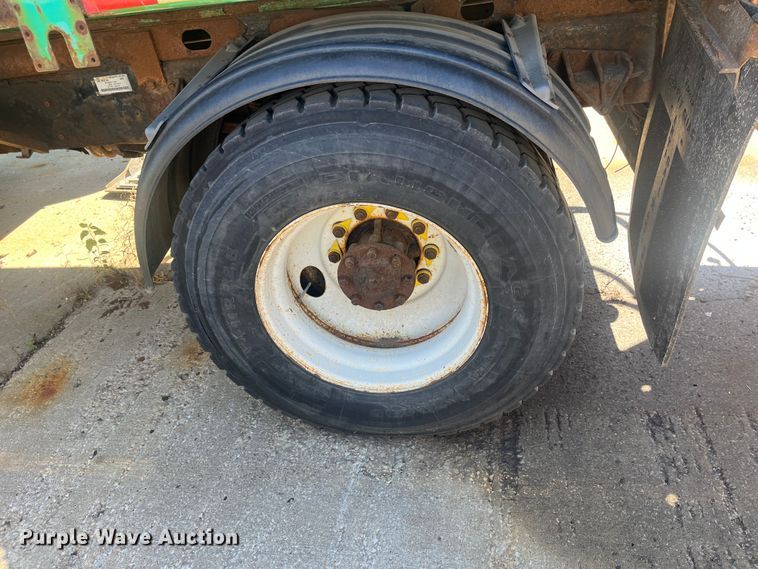 image for item DC6219 2007 International 7400  dump truck