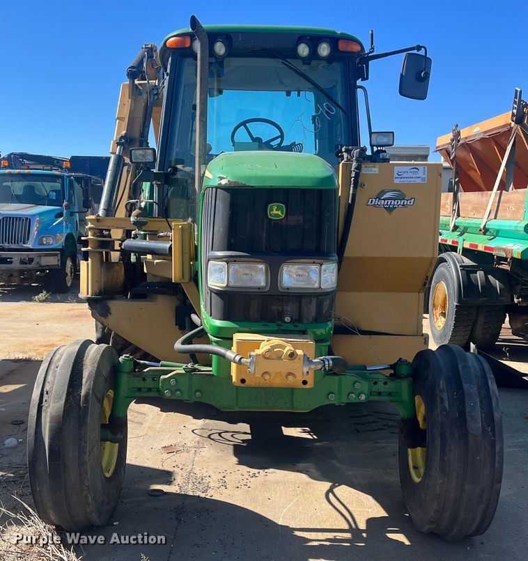 image for item DC6220 2006 John Deere 7420  tractor