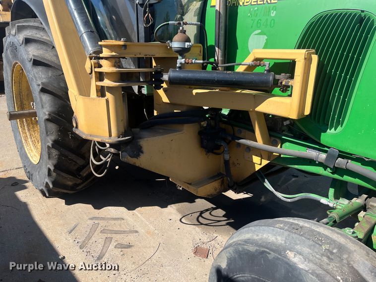 image for item DC6220 2006 John Deere 7420  tractor