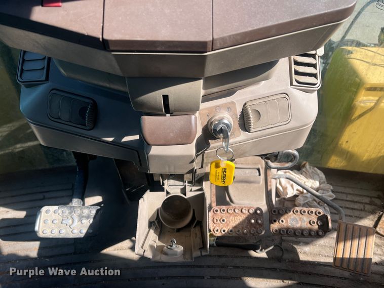 image for item DC6220 2006 John Deere 7420  tractor