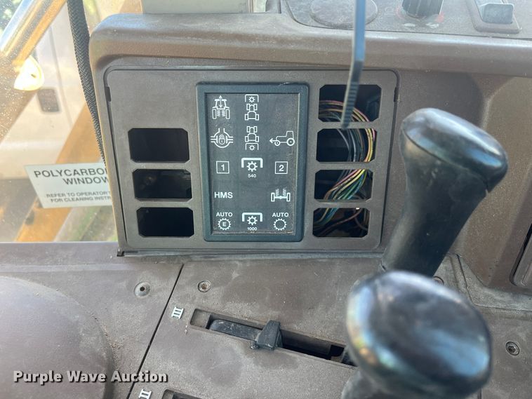 image for item DC6220 2006 John Deere 7420  tractor