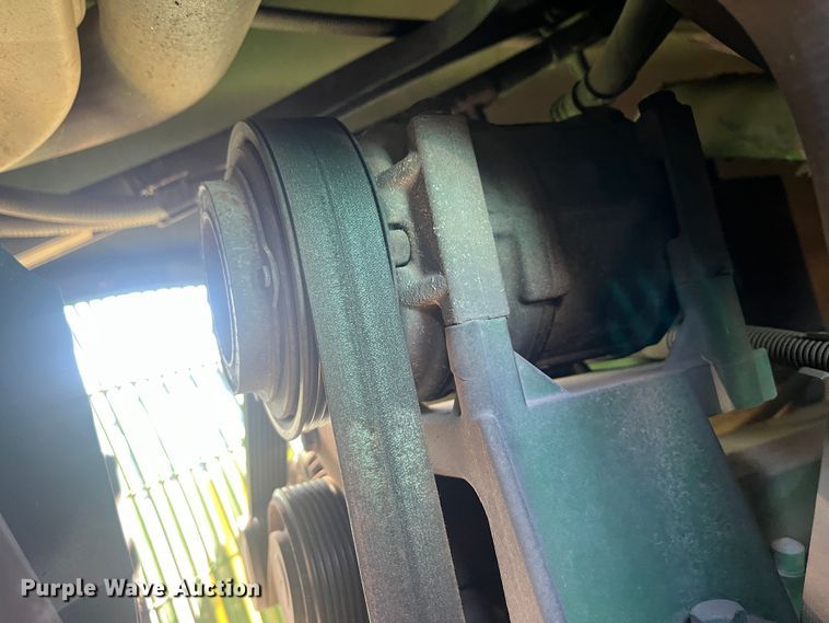 image for item DC6220 2006 John Deere 7420  tractor