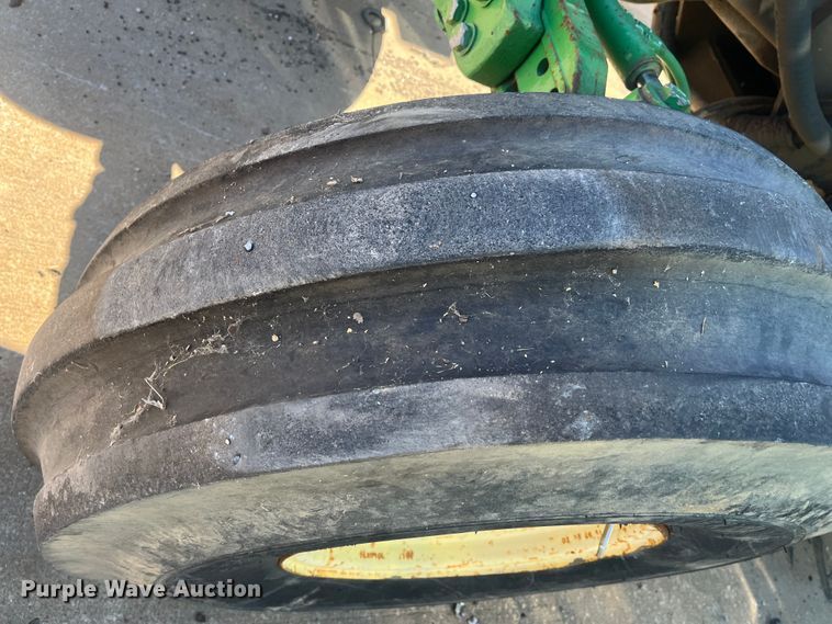 image for item DC6220 2006 John Deere 7420  tractor