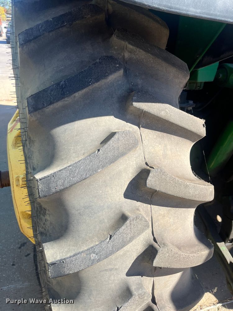 image for item DC6220 2006 John Deere 7420  tractor