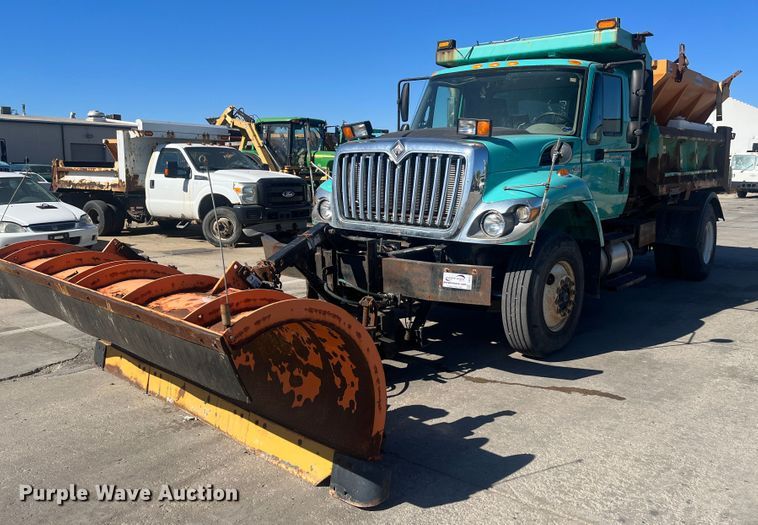 image for item DC6221 2009 International WorkStar 7400  dump truck