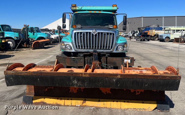 image for item DC6221 2009 International WorkStar 7400  dump truck