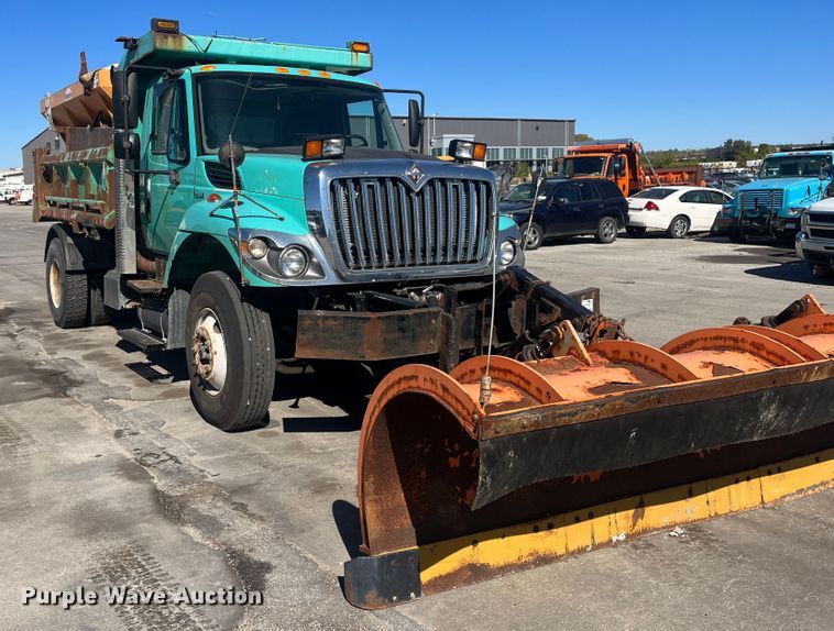 image for item DC6221 2009 International WorkStar 7400  dump truck