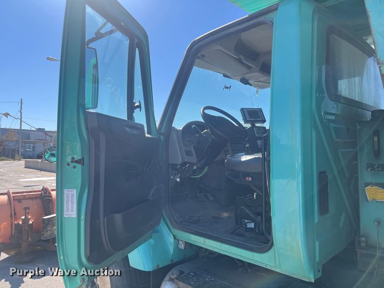 image for item DC6221 2009 International WorkStar 7400  dump truck