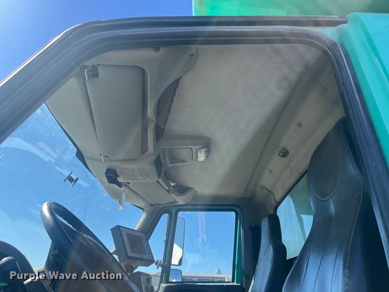 image for item DC6221 2009 International WorkStar 7400  dump truck