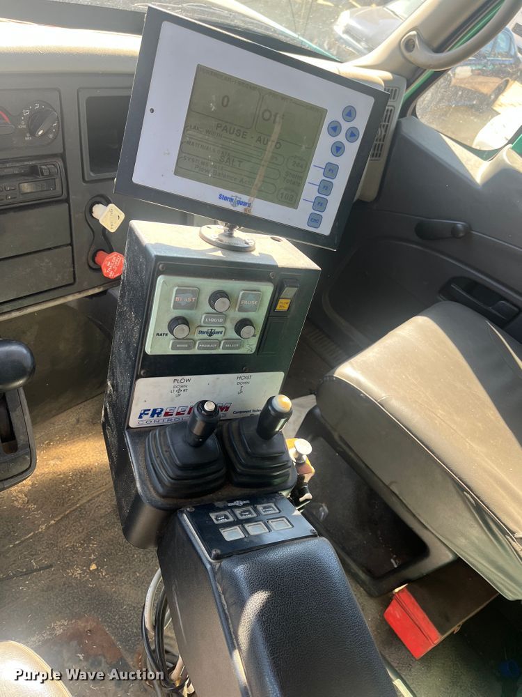 image for item DC6221 2009 International WorkStar 7400  dump truck