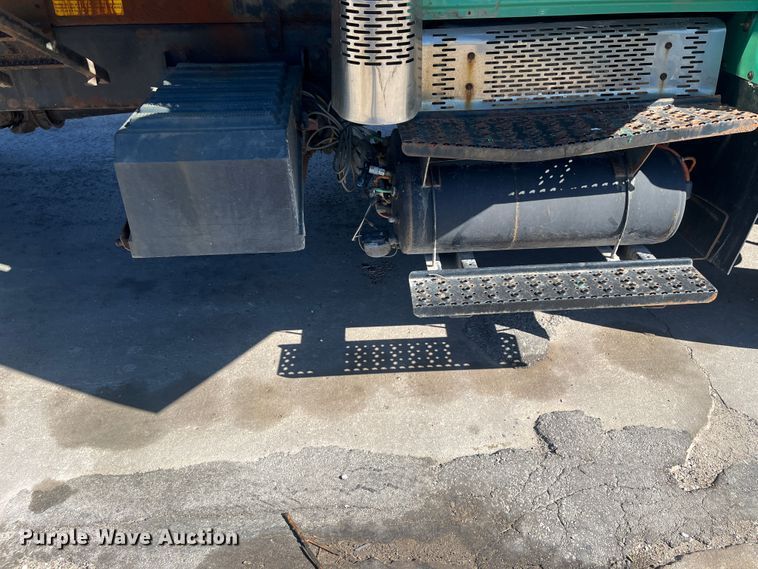 image for item DC6221 2009 International WorkStar 7400  dump truck