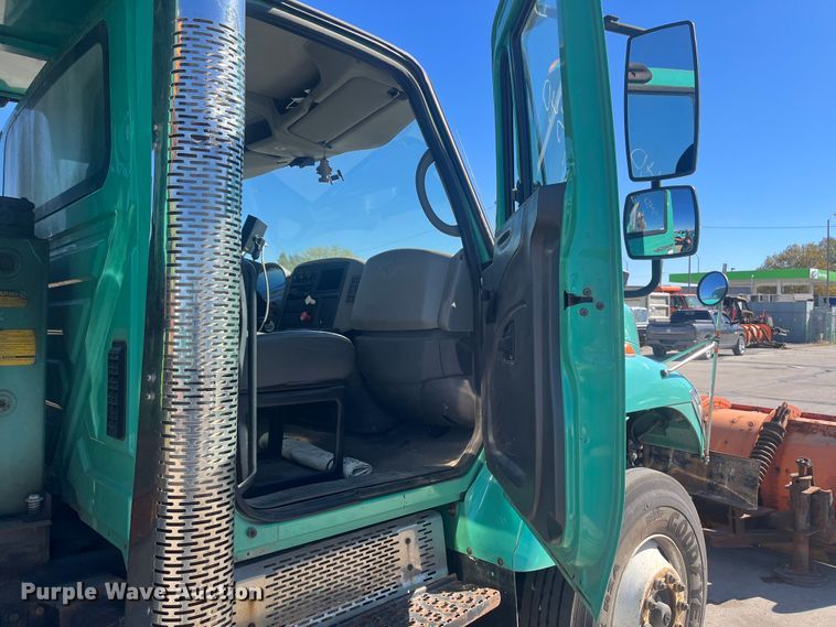 image for item DC6221 2009 International WorkStar 7400  dump truck