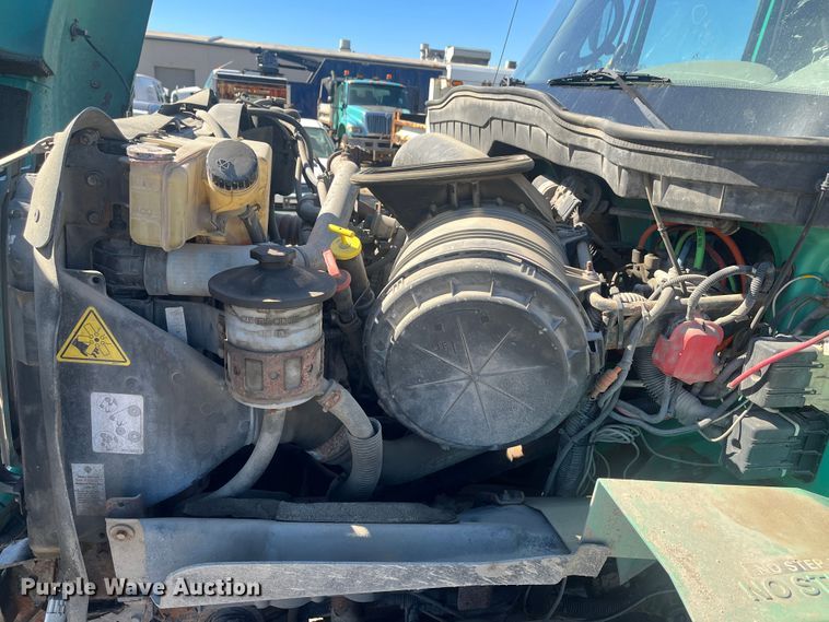 image for item DC6221 2009 International WorkStar 7400  dump truck