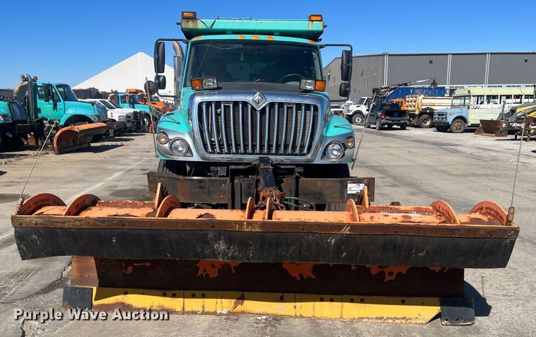 image for item DC6221 2009 International WorkStar 7400  dump truck