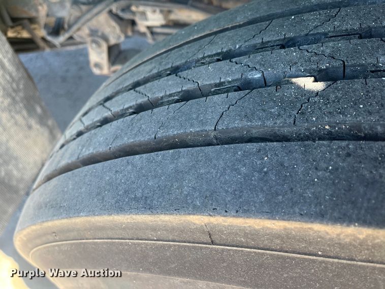 image for item DC6221 2009 International WorkStar 7400  dump truck