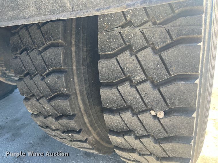 image for item DC6221 2009 International WorkStar 7400  dump truck