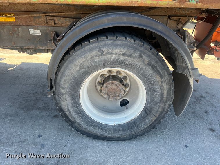 image for item DC6221 2009 International WorkStar 7400  dump truck