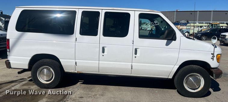 image for item DC6222 2000 Ford E350 Super Duty XL  van