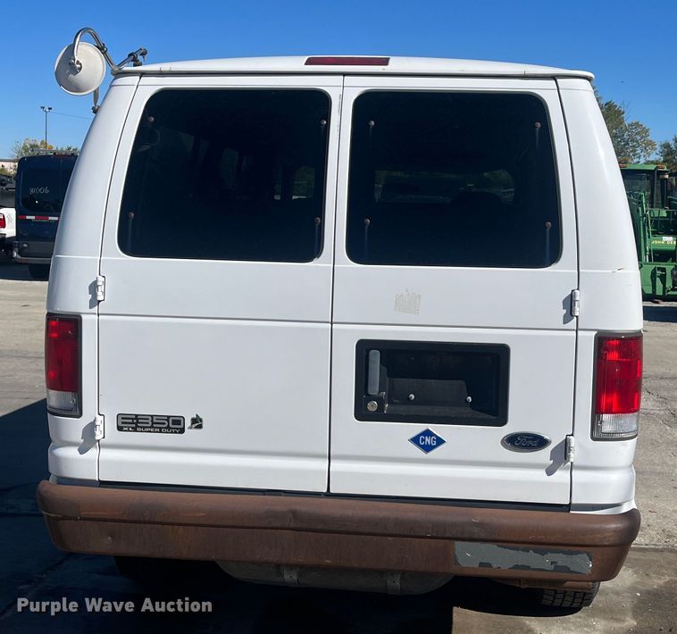 image for item DC6222 2000 Ford E350 Super Duty XL  van