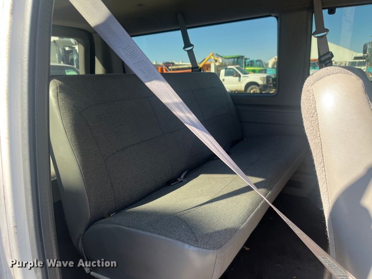 image for item DC6222 2000 Ford E350 Super Duty XL  van