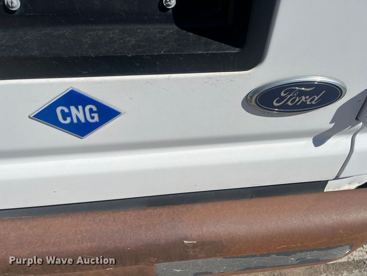 image for item DC6222 2000 Ford E350 Super Duty XL  van