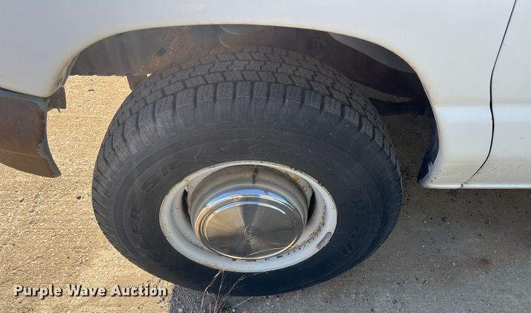 image for item DC6222 2000 Ford E350 Super Duty XL  van