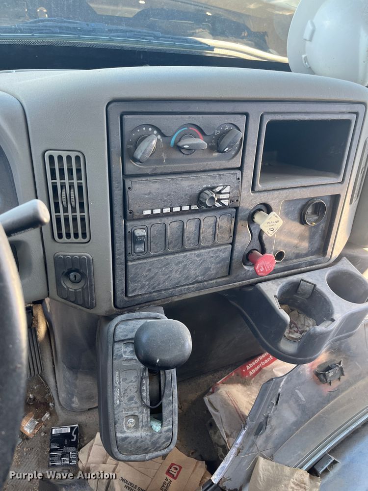 image for item DC6224 2013 International WorkStar 7500  dump truck