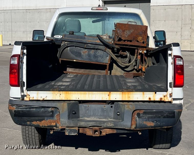 image for item DR7280 2011 Ford F350 Super Duty XL  pickup truck