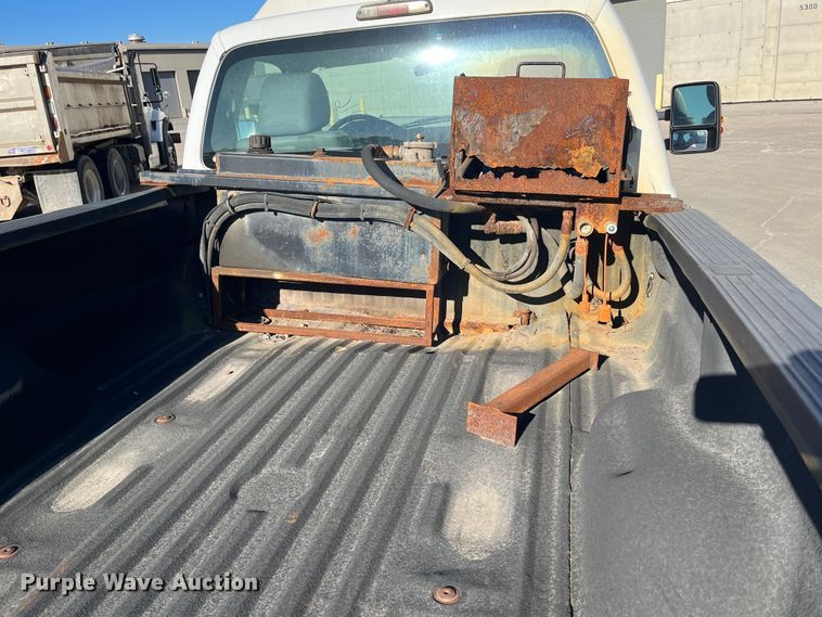 image for item DR7280 2011 Ford F350 Super Duty XL  pickup truck