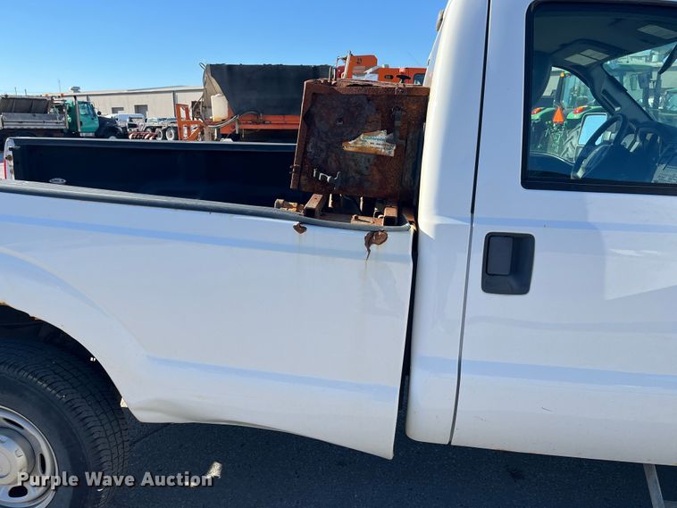 image for item DR7280 2011 Ford F350 Super Duty XL  pickup truck