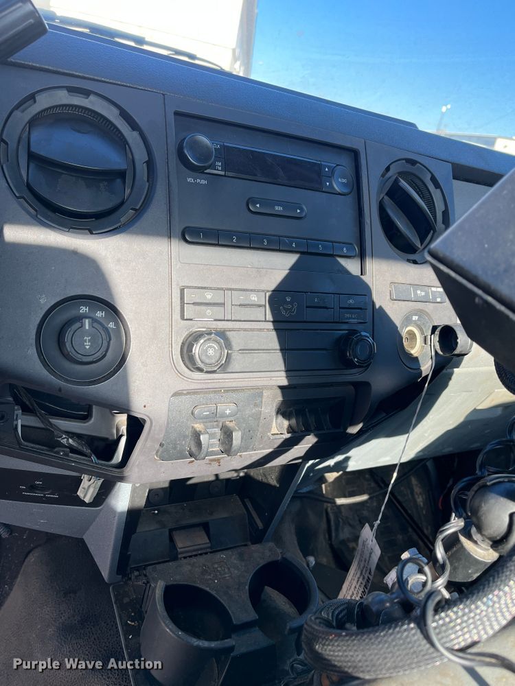 image for item DR7280 2011 Ford F350 Super Duty XL  pickup truck