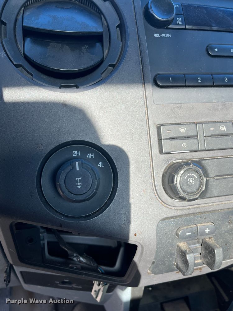 image for item DR7280 2011 Ford F350 Super Duty XL  pickup truck