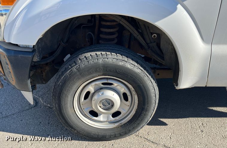 image for item DR7280 2011 Ford F350 Super Duty XL  pickup truck