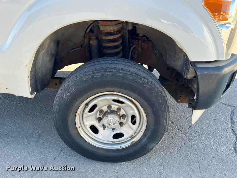 image for item DR7280 2011 Ford F350 Super Duty XL  pickup truck