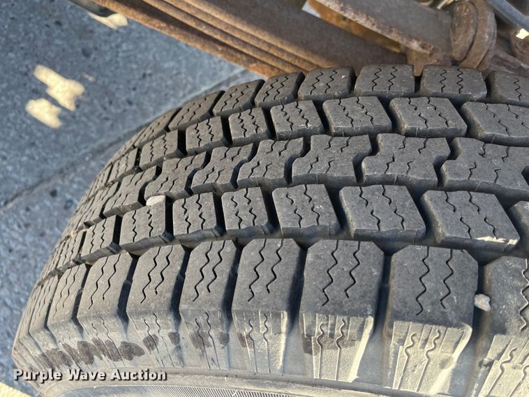 image for item DR7280 2011 Ford F350 Super Duty XL  pickup truck