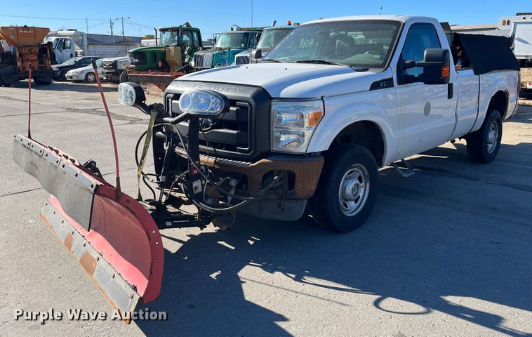 image for item DR7281 2011 Ford F350 Super Duty XL  pickup truck