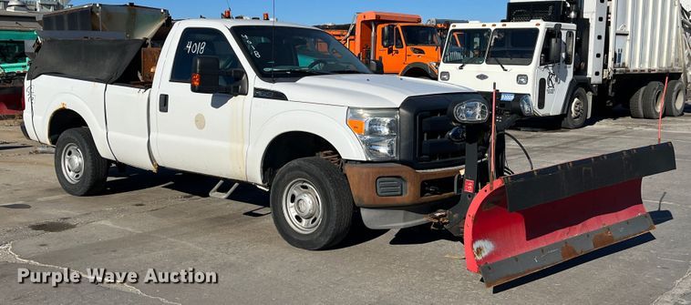 image for item DR7281 2011 Ford F350 Super Duty XL  pickup truck