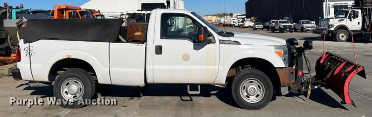 image for item DR7281 2011 Ford F350 Super Duty XL  pickup truck