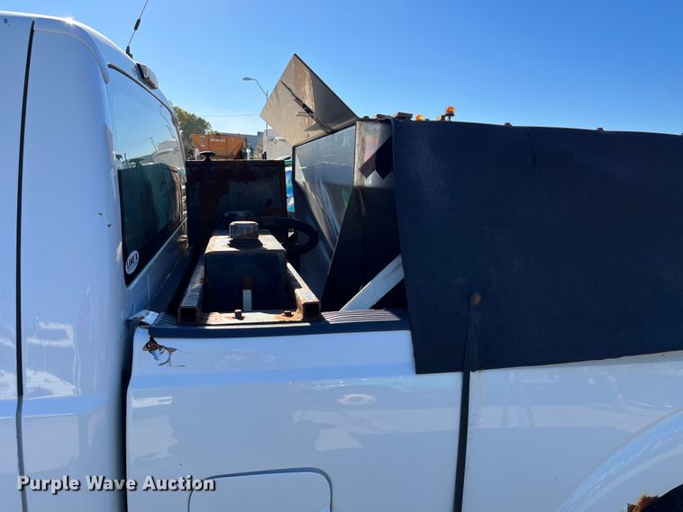 image for item DR7281 2011 Ford F350 Super Duty XL  pickup truck