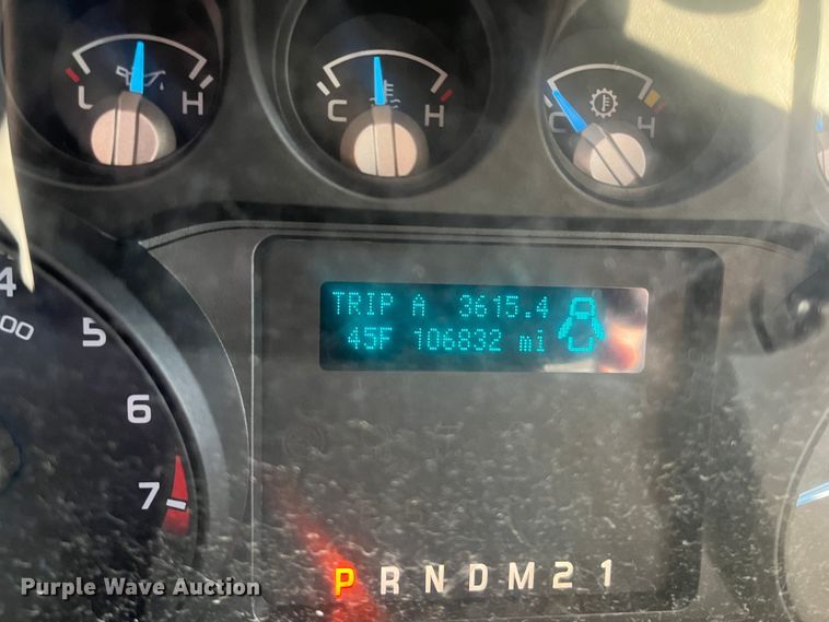 image for item DR7281 2011 Ford F350 Super Duty XL  pickup truck