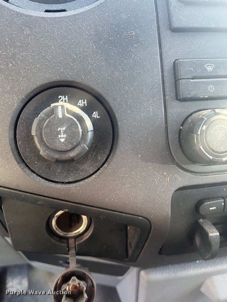 image for item DR7281 2011 Ford F350 Super Duty XL  pickup truck