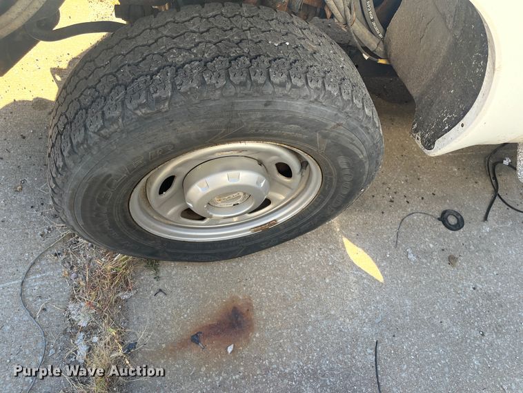 image for item DR7281 2011 Ford F350 Super Duty XL  pickup truck