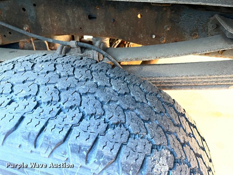 image for item DR7281 2011 Ford F350 Super Duty XL  pickup truck