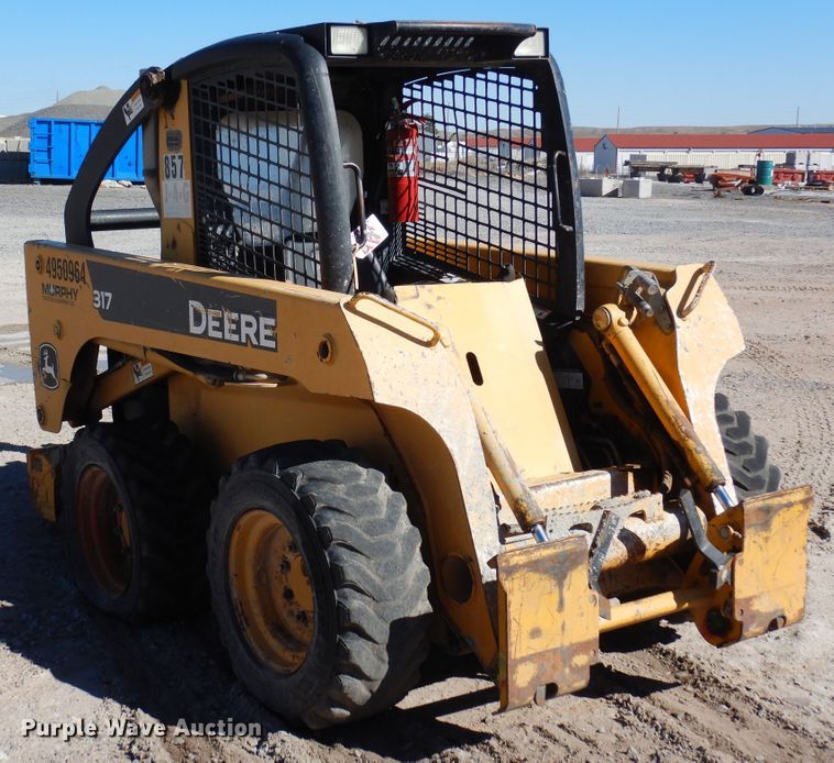 image for item DF8135 2009 John Deere 317  skid steer loader